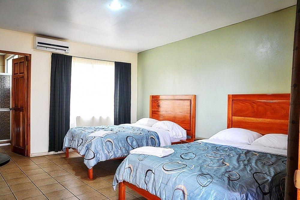 Hotel La Villa Quesada  外观 照片